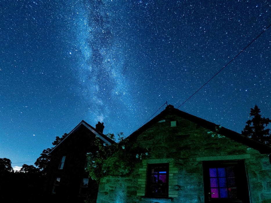 Aberyscir Coach House Dark Skies Brecon Beacons offers amazing night skies
