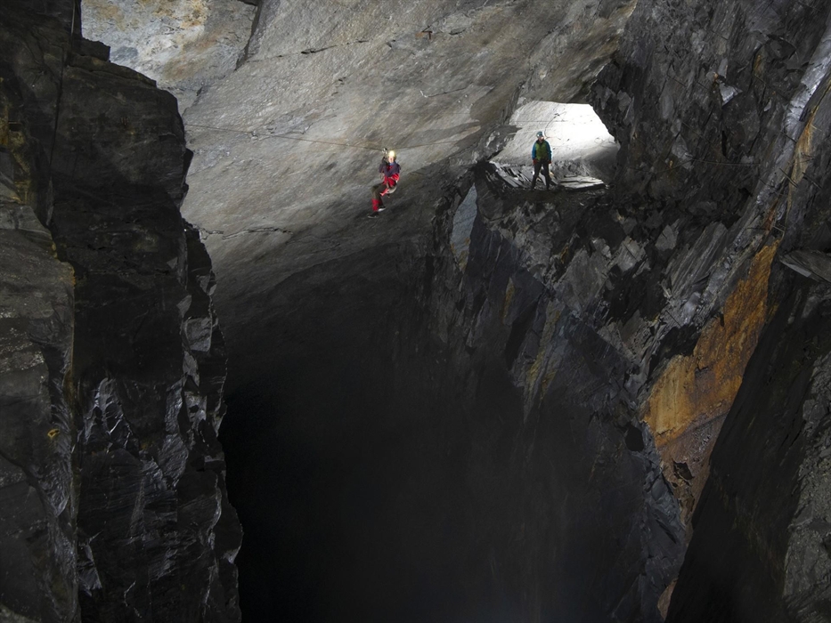 Go Below Underground Adventures Hero Xtreme