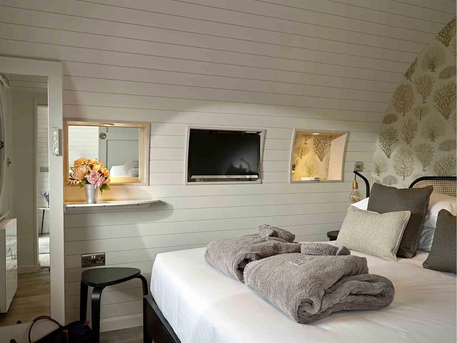 mercury cabin master bedroom