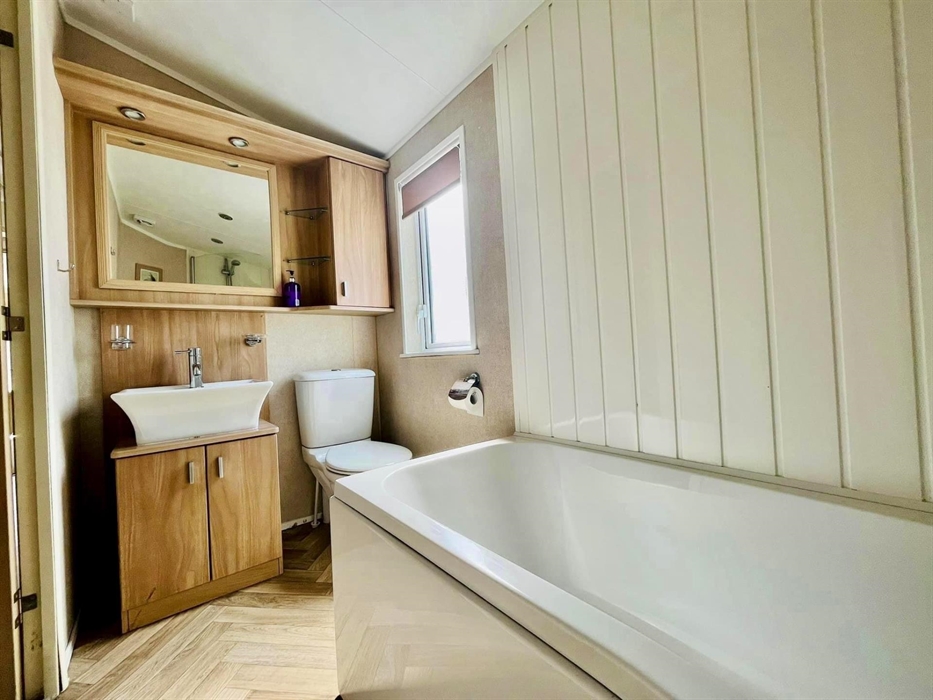 Static caravan main bathroom