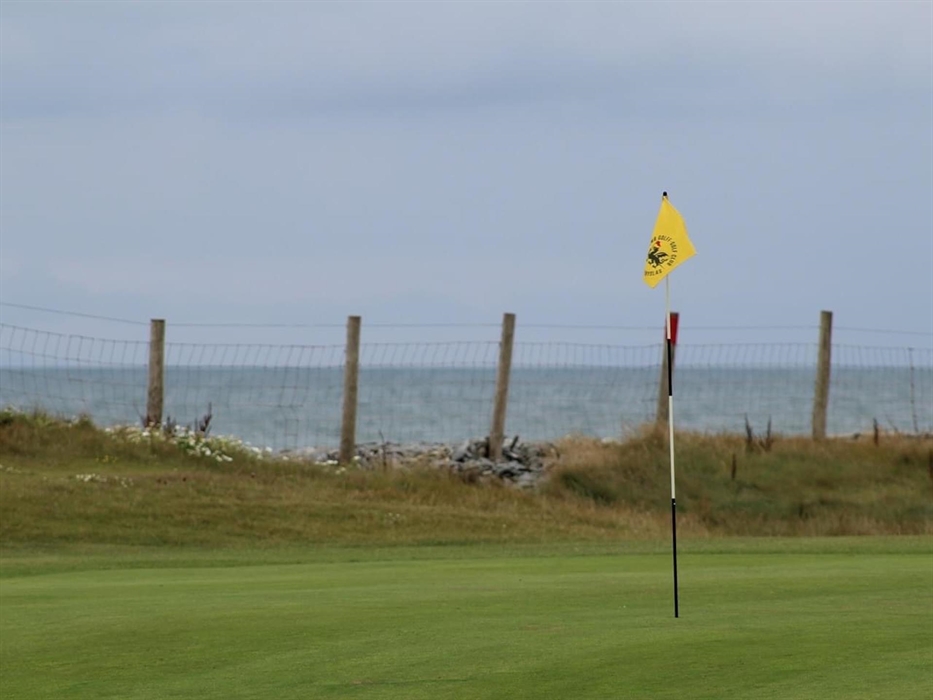 Borth & Ynyslas Golf Club