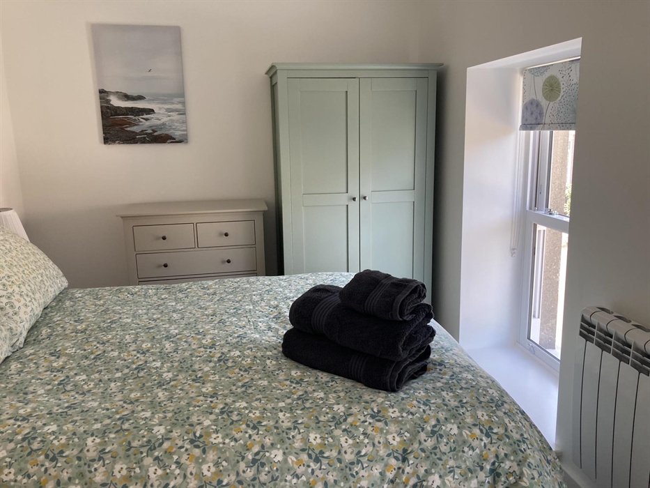 Bedroom2 (double)