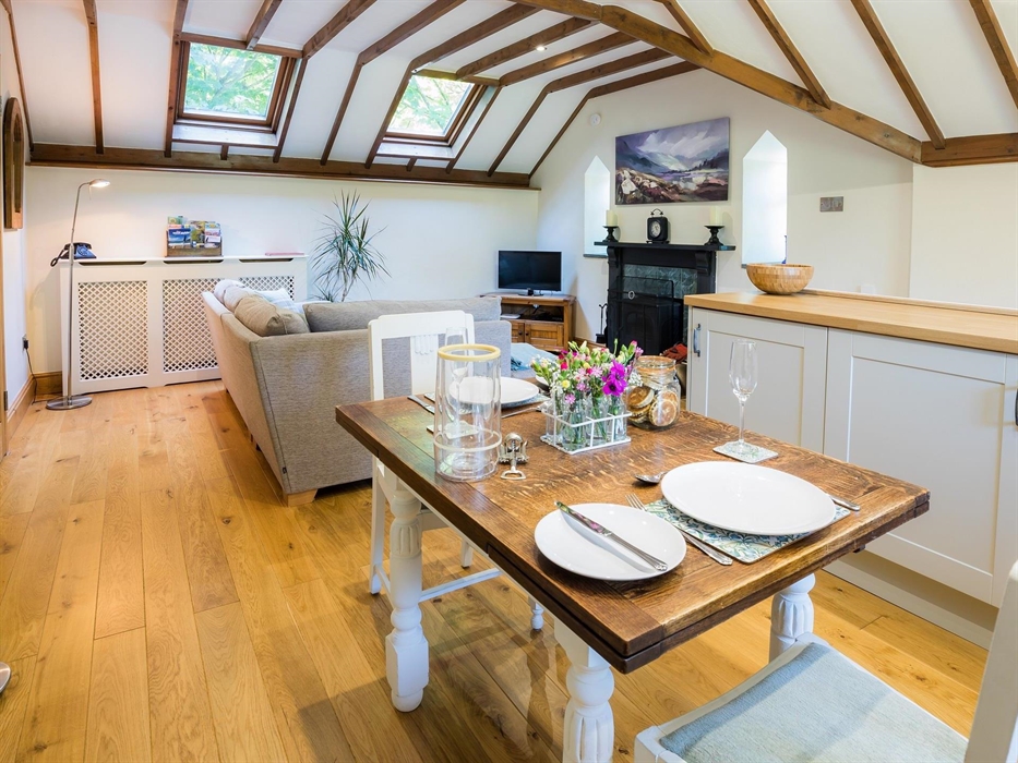 The Old Chapel - Lounge and Dining Area