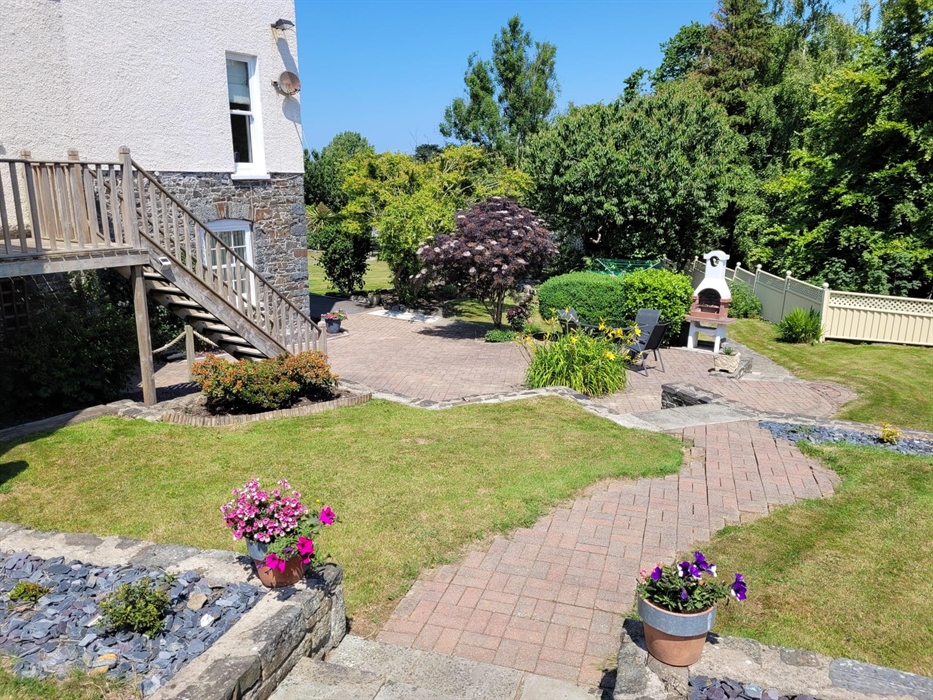 Llys Aeron Side Garden