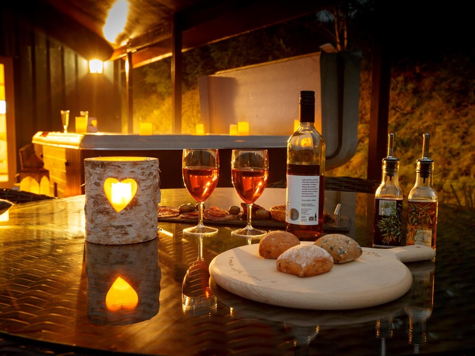 The Lodge - Jacuzzi Deck