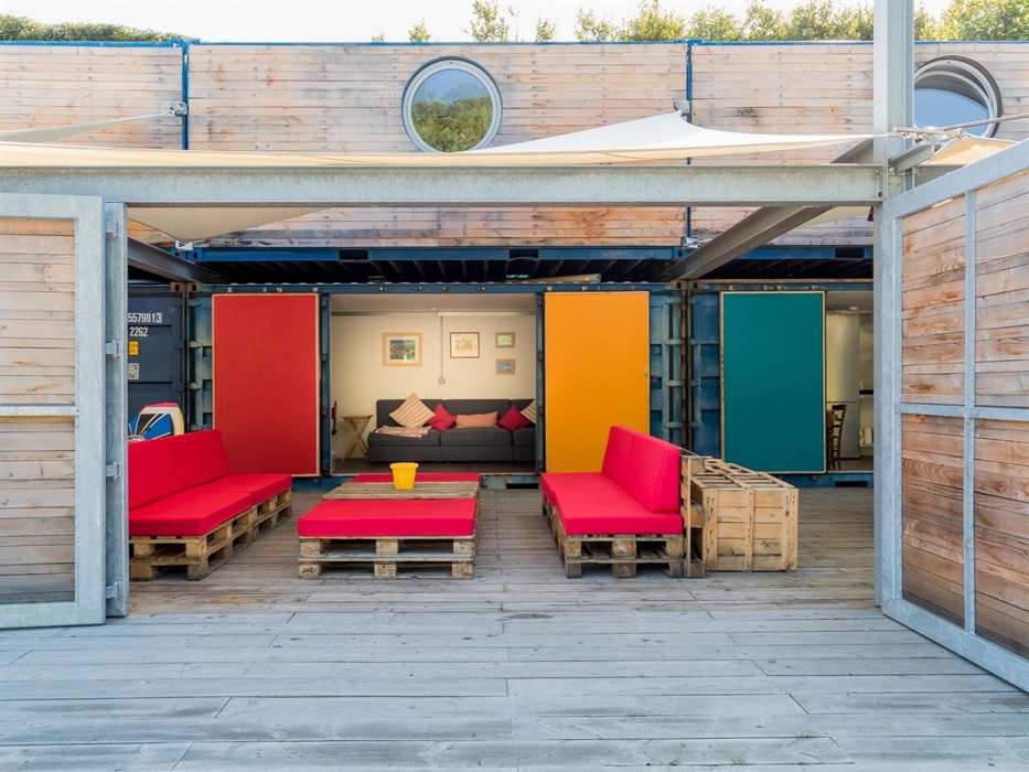 With all the doors open looking through the boatdeck into the Sitting Room
