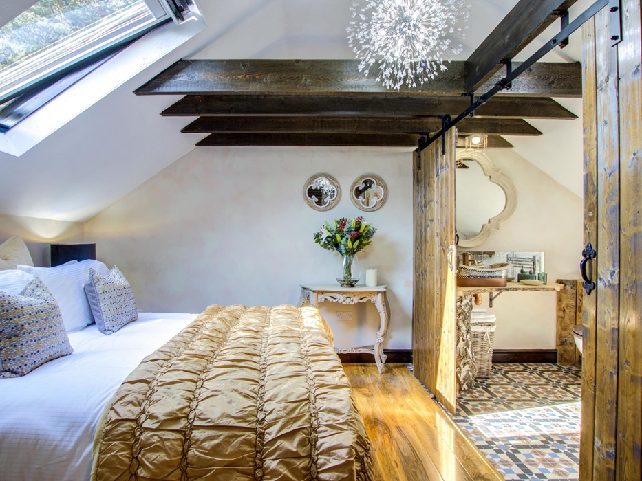 Luxury bedding & towels