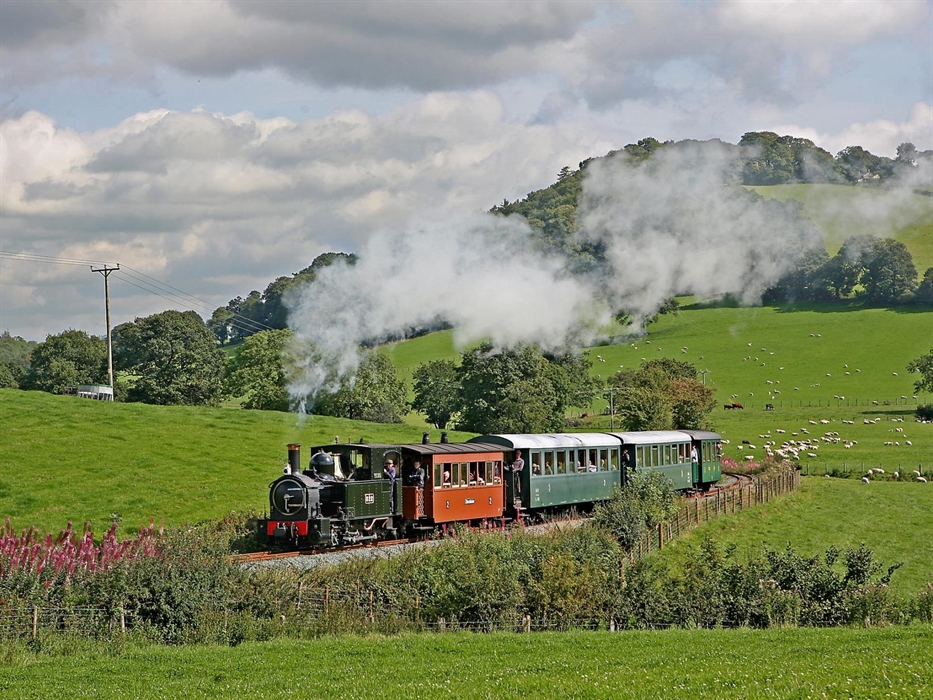 The W&LLR passing through verdant rolling countryside