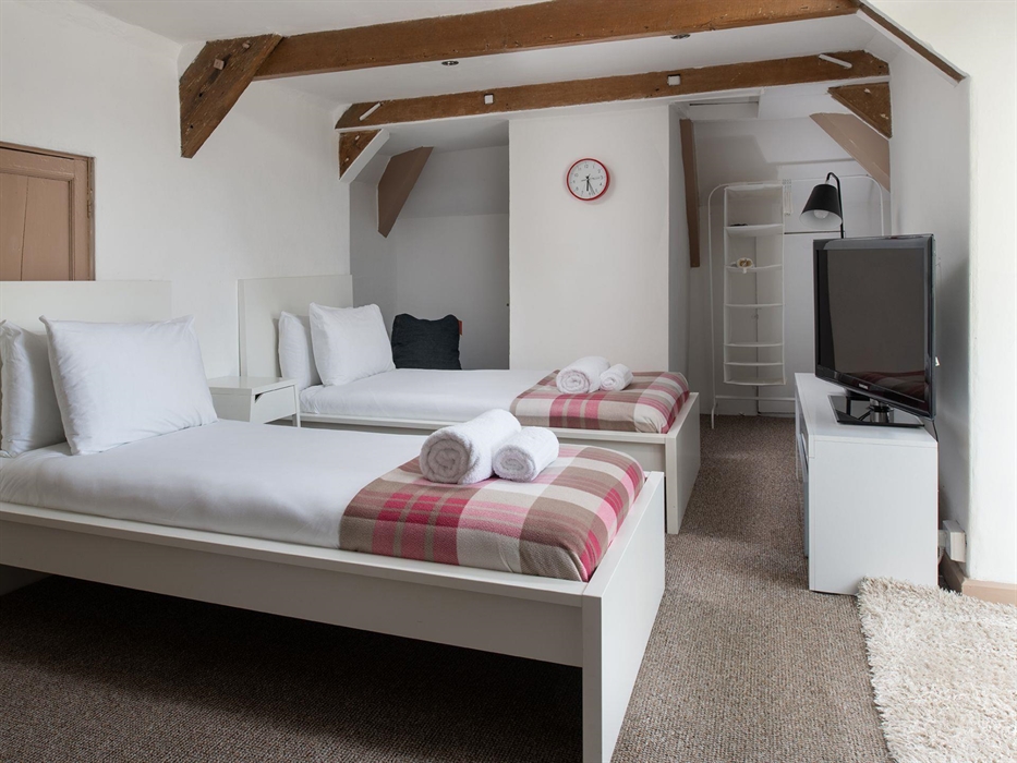 The Cors Country House