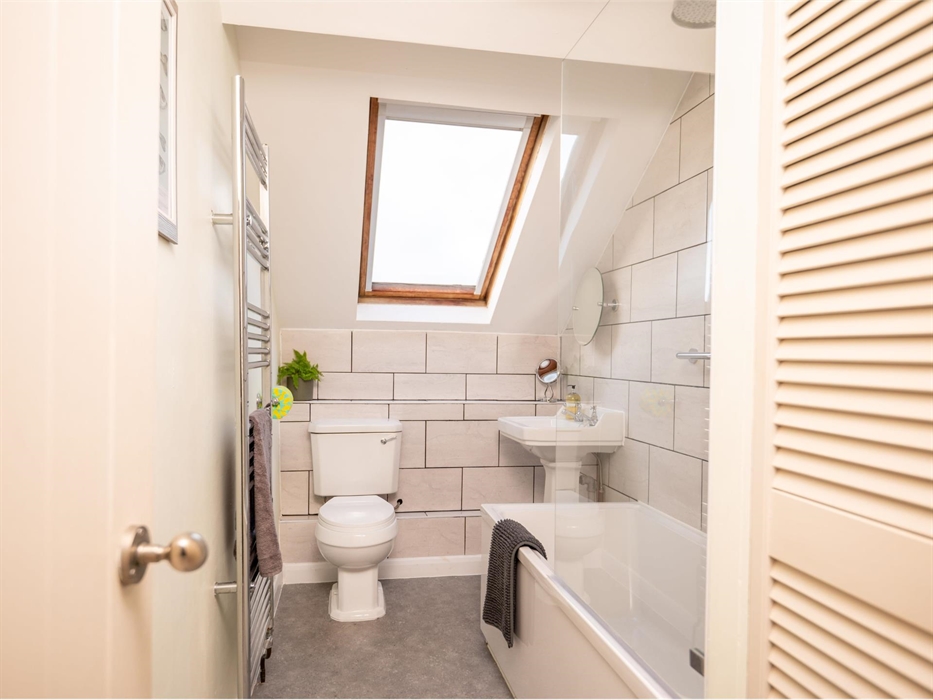 Bathroom in Snowdonia holiday cottage