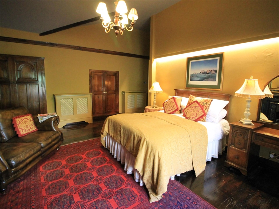 Double bedroom sharing the family bathroom