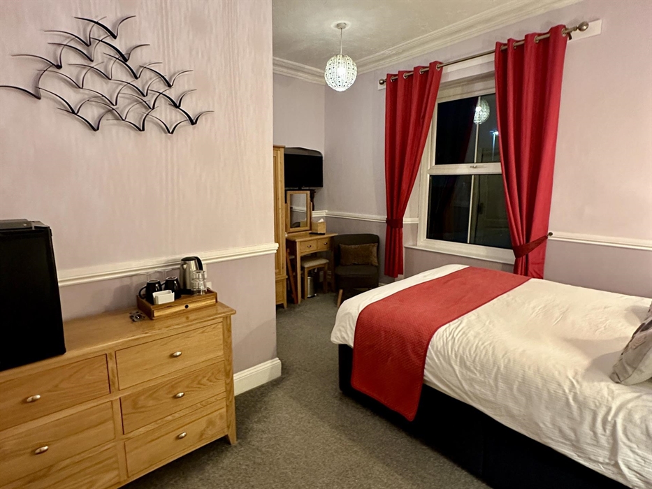 Room 2 Double with Kingsize Bed