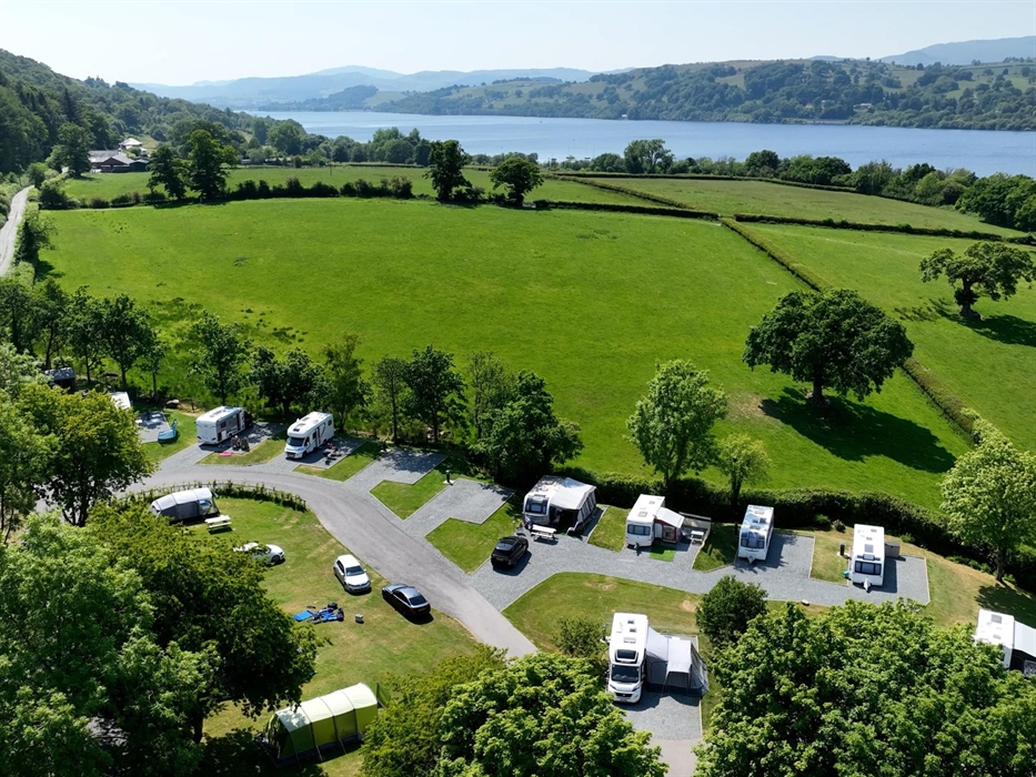 We are only a 5 minute walk from Bala Lake (Llyn Tegid) making us the perfect destination for those looking to make the most of the watersports and ac