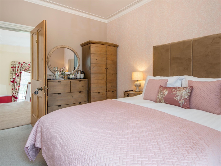 Llys Aeron Bedroom 3 King room