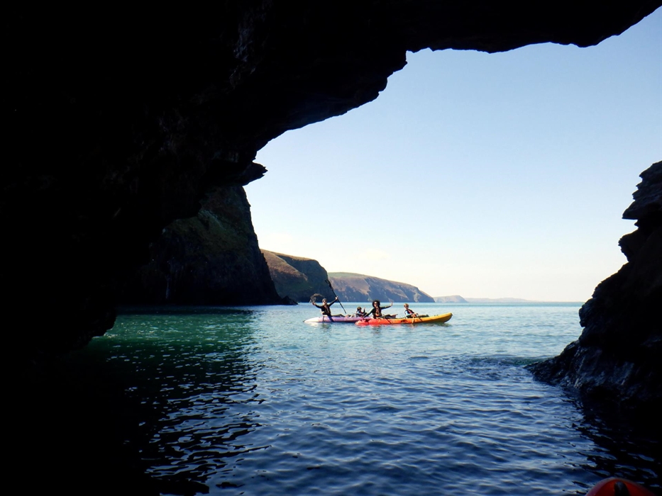 Pysgota môr gyda'ch teulu