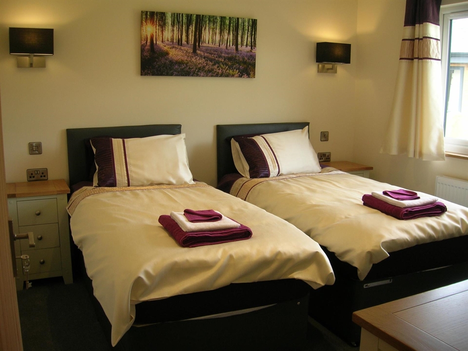 One of the the 3 bedrooms are split into twin beds.