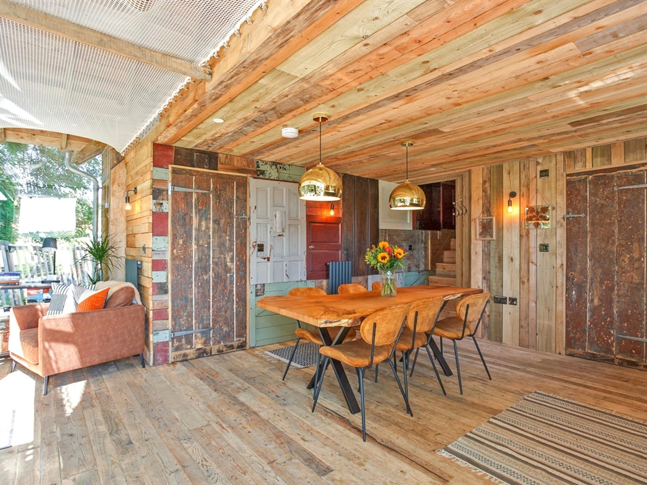 Kitchen area at Prince Llywelyn