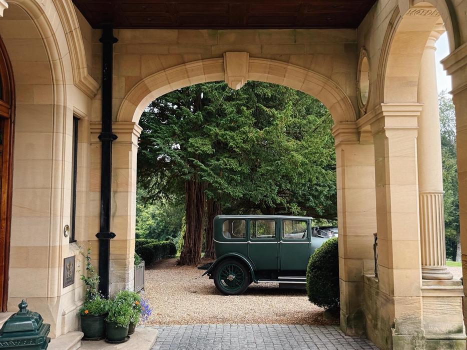 Palé Hall Enterance