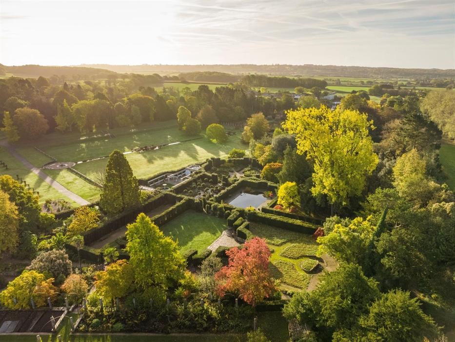 Autumn walks at Dyffryn Gardens