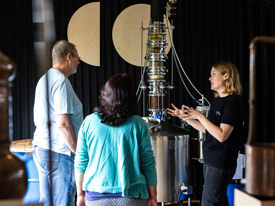 Discover the distillation process on a guided tour of Silver Circle Distillery, from botanicals to bottling, followed by a relaxed tasting of their gi