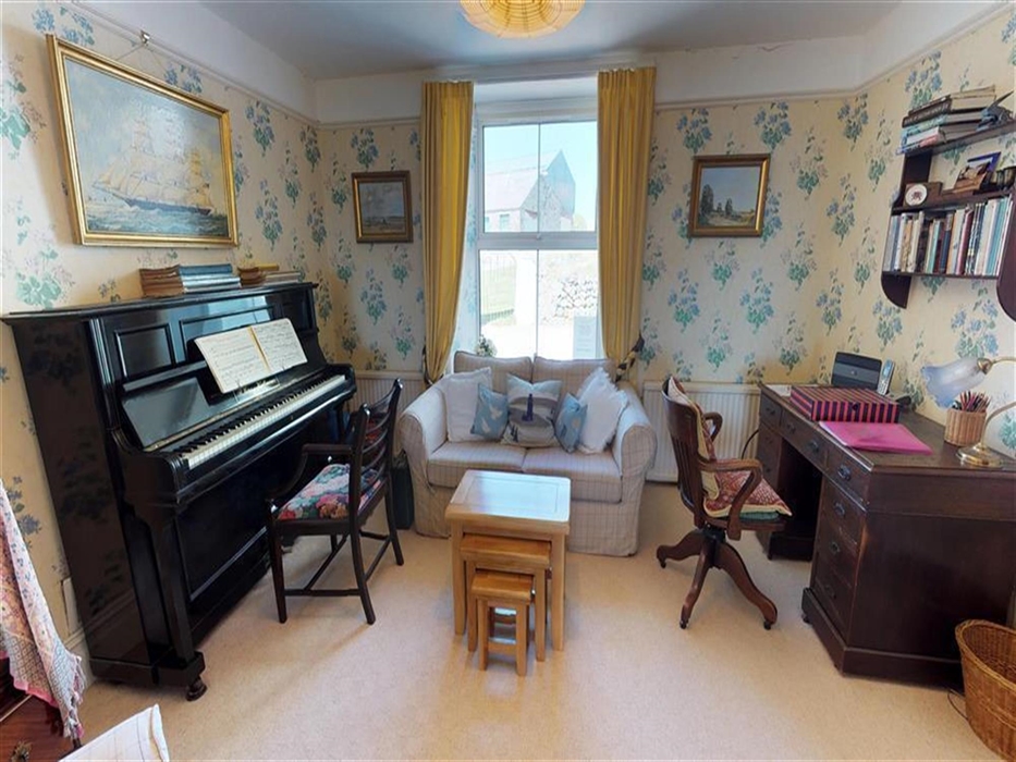 afllyafallon_living_room_2