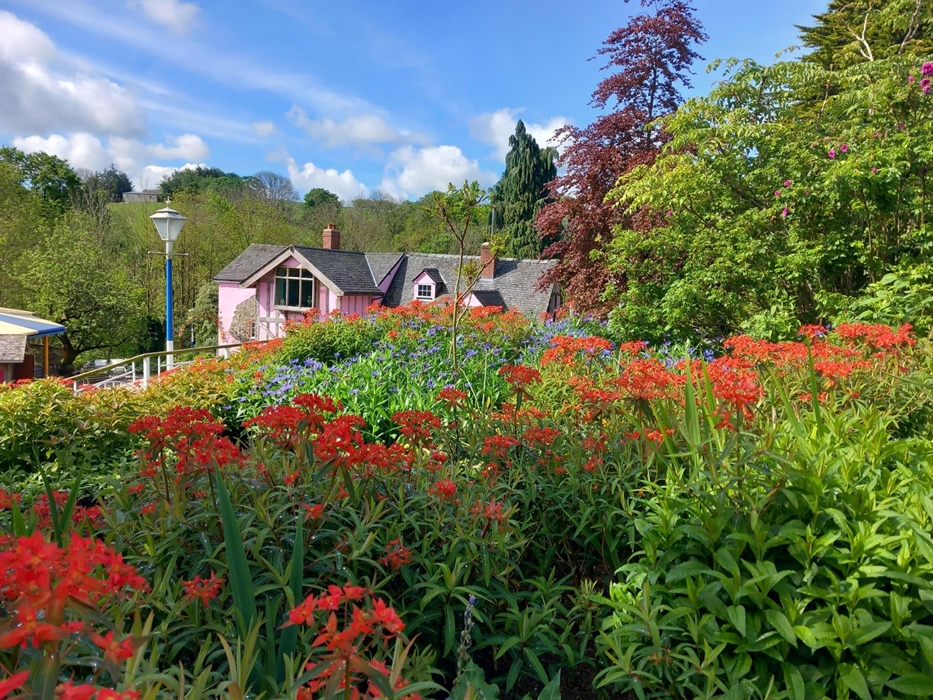 house and Pavilion in background