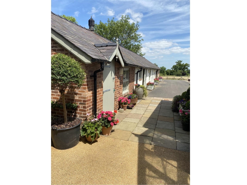 The Studio at Golly Farm Cottages with Holly and Oak Cottage in a lovely rural setting