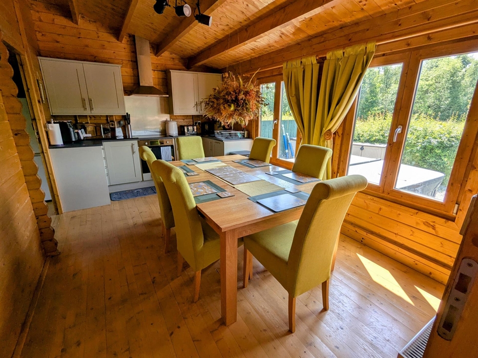 Mam cabin kitchen dining room