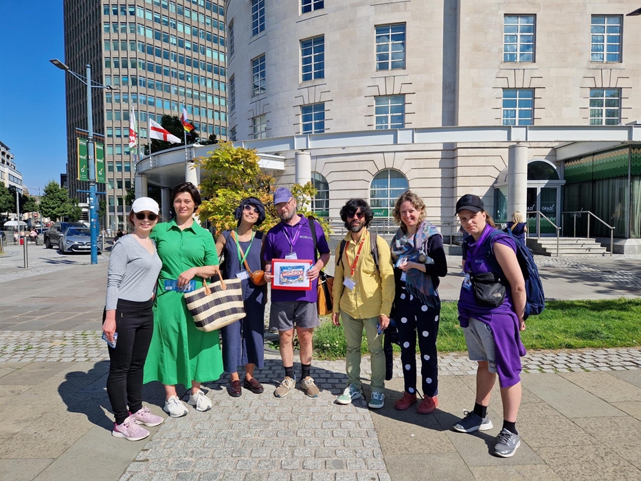 Group picture of a group on the City of Layers Tour