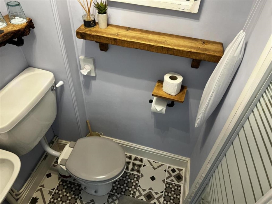 Ensuite Shower Rooms