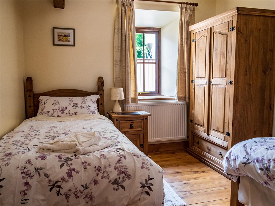 The Cowshed (Y Beudy)