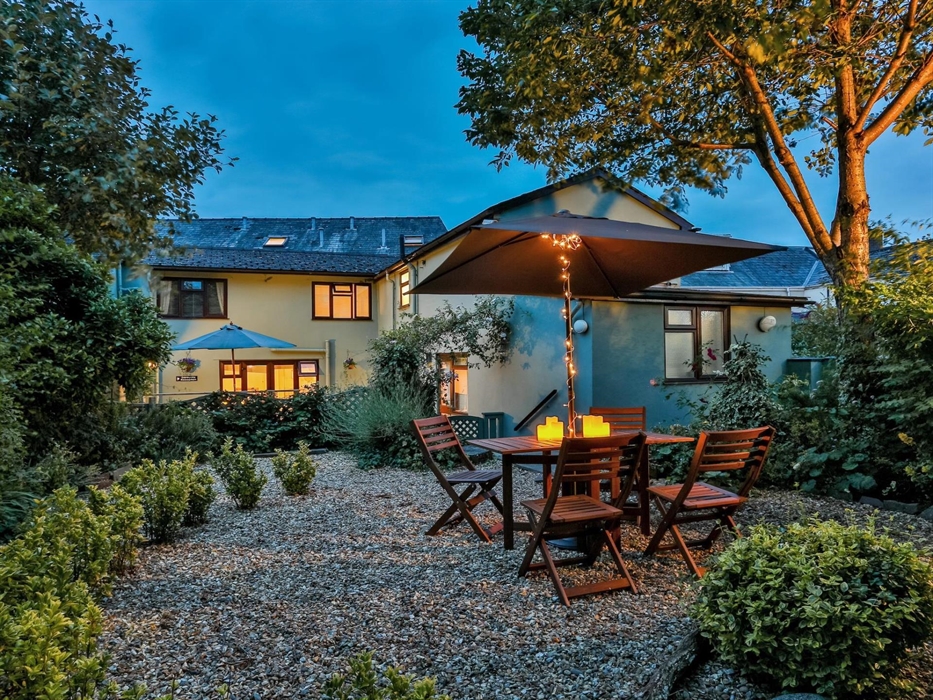 Our secluded garden is a delightful, peaceful space to spend time and relax. There are several seating areas including the rear garden and the deck.