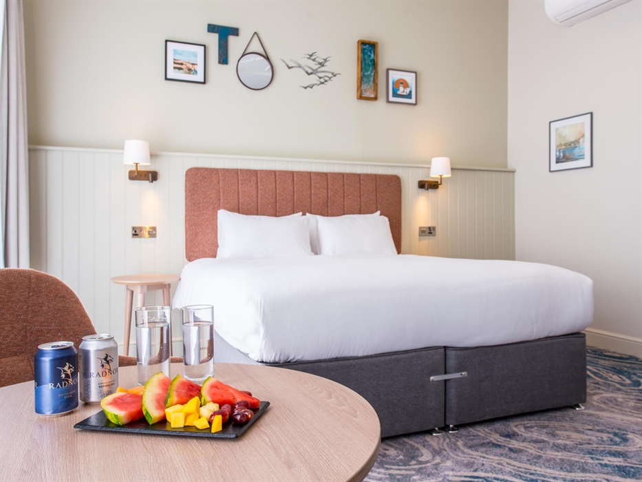 Deluxe Double Bedroom