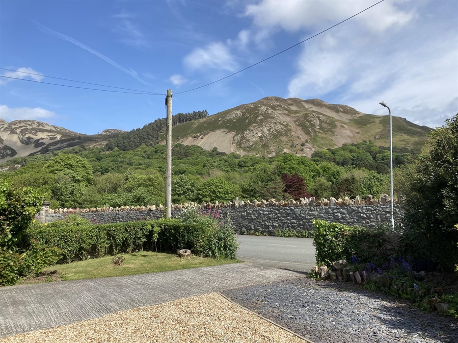 Front Step Mountain Views - Snowdonia National Park northern edge