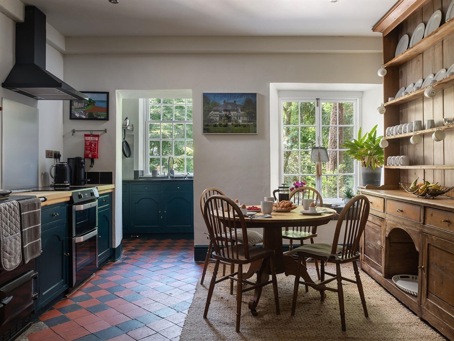 The Cors Country House