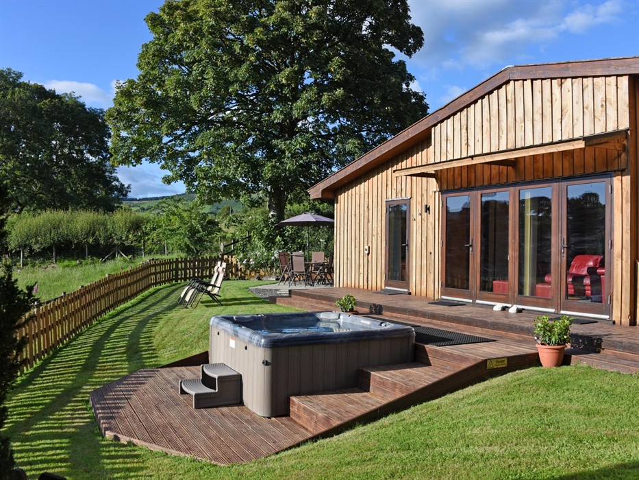 Ash Lodge and Sycamore Lodge are Luxury Lodges, both sleep 6 persons in each lodge. A private and secure garden, each with a private hot tub and patio