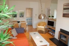 Thistleboon - living/dining area