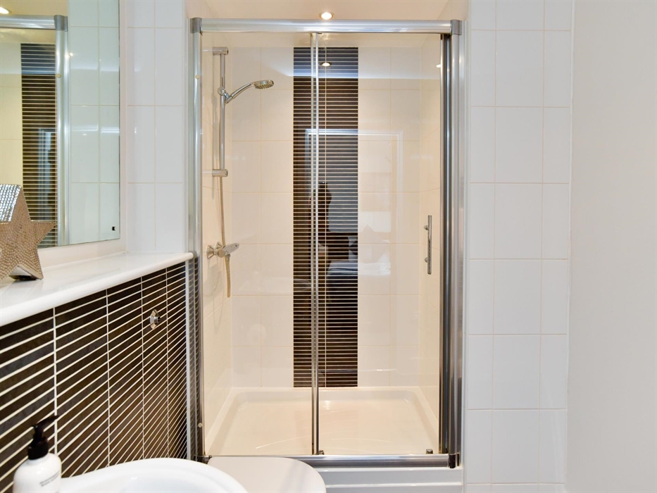 En-suite shower