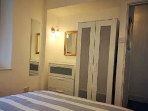 Aelfor One Rear Bedroom Alternative View