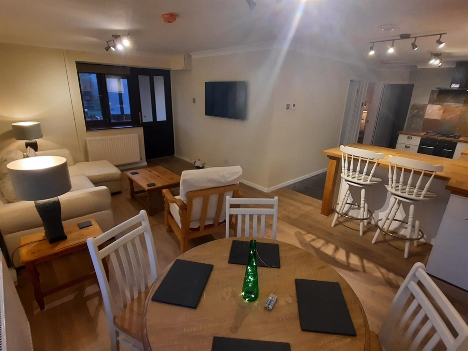 Open plan Lounge and Kitchen