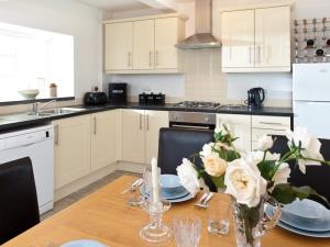 fully equiped Kitchen dinner