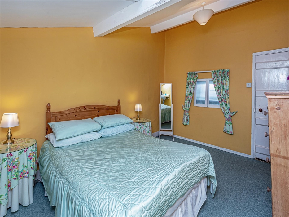Bedroom 2B