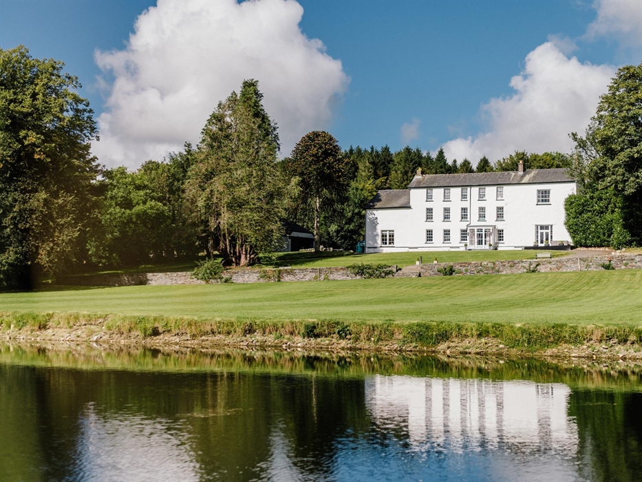 Plas Mantyderi Manor