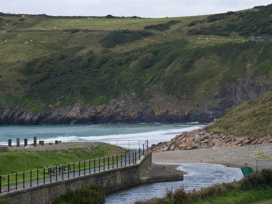 Hywyn - walk to the beach