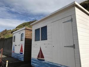 Egryn Bach Beach Hut