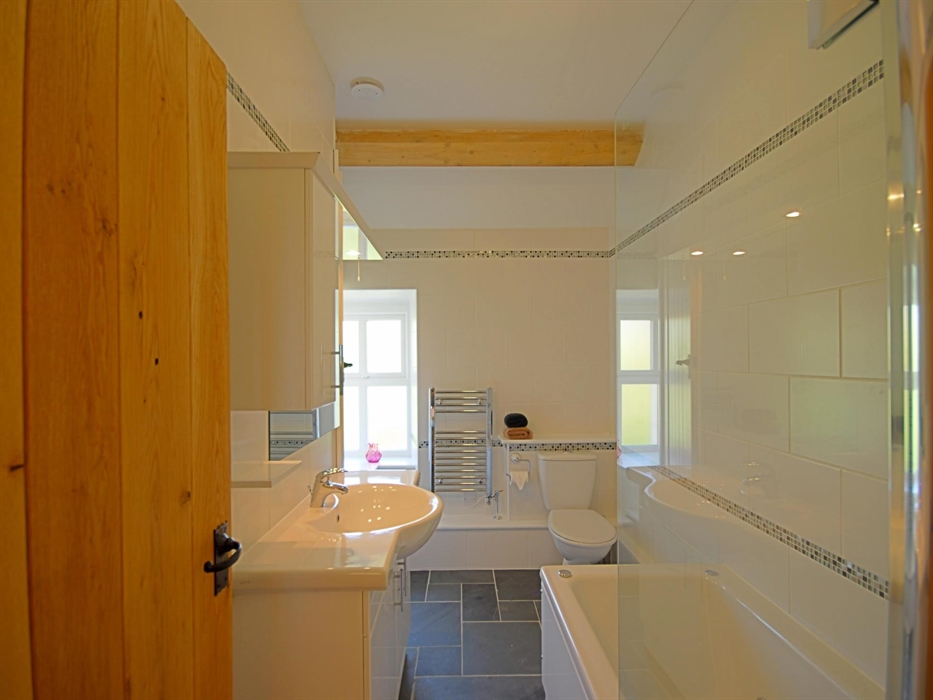 Large holiday cottage with lots of bathrooms