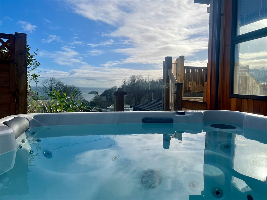 E005 Shearwater hot tub view