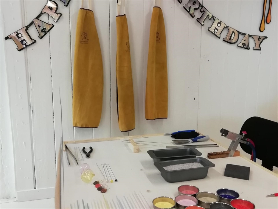 Our Glassblowing Experiences make great gifts - vouchers available.