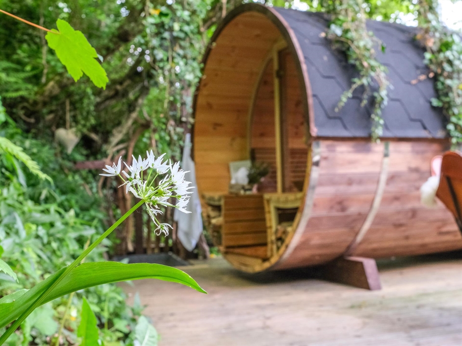 Wood-fire Sauna in the woods at glamping site in Hay-on-Wye, Wales