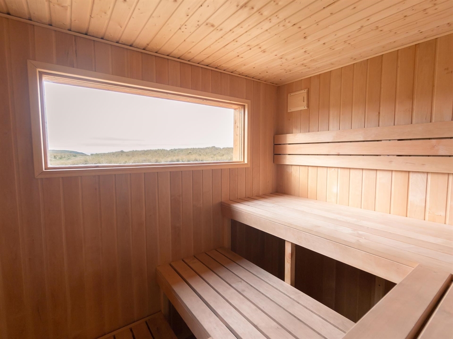 Sauna room with view out to the dunes